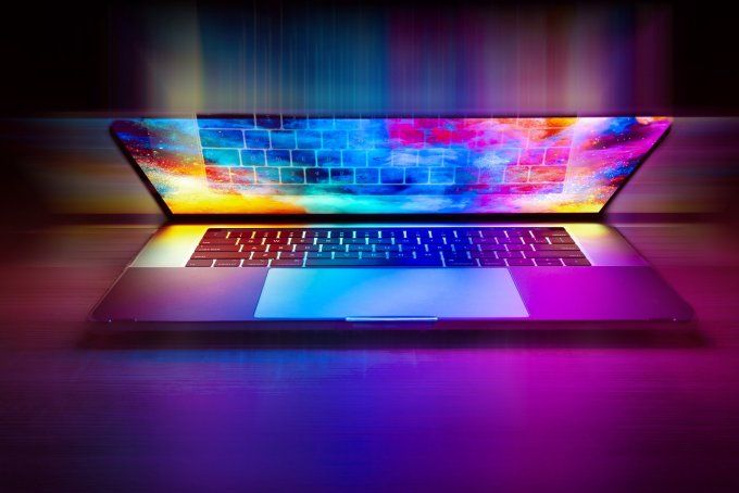Création visuelle professionnelle avec CANVA